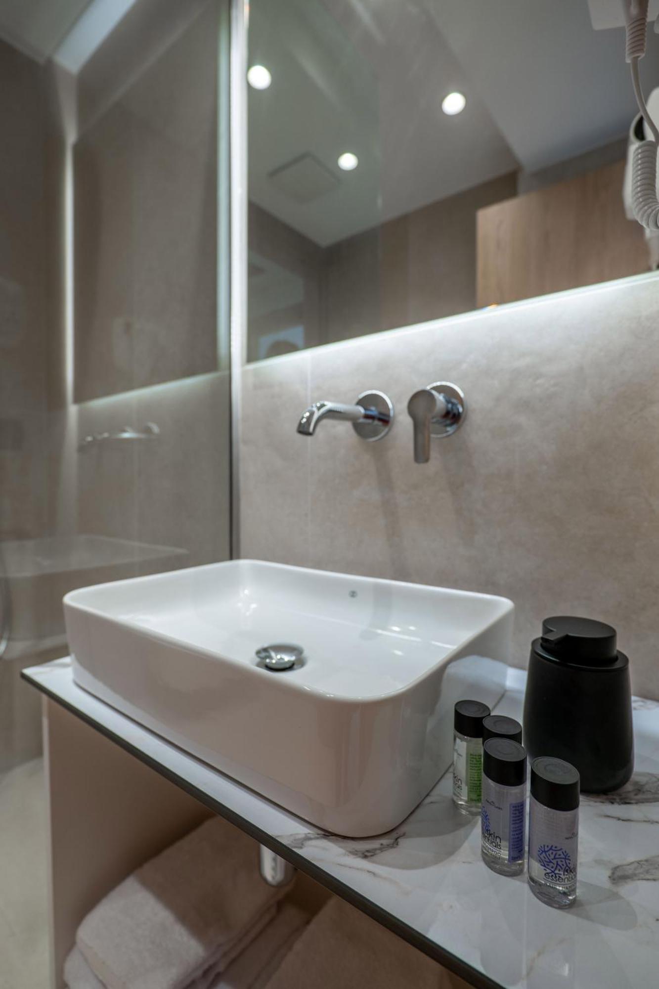 Austin Boutique Hotel Sarandë Exteriör bild